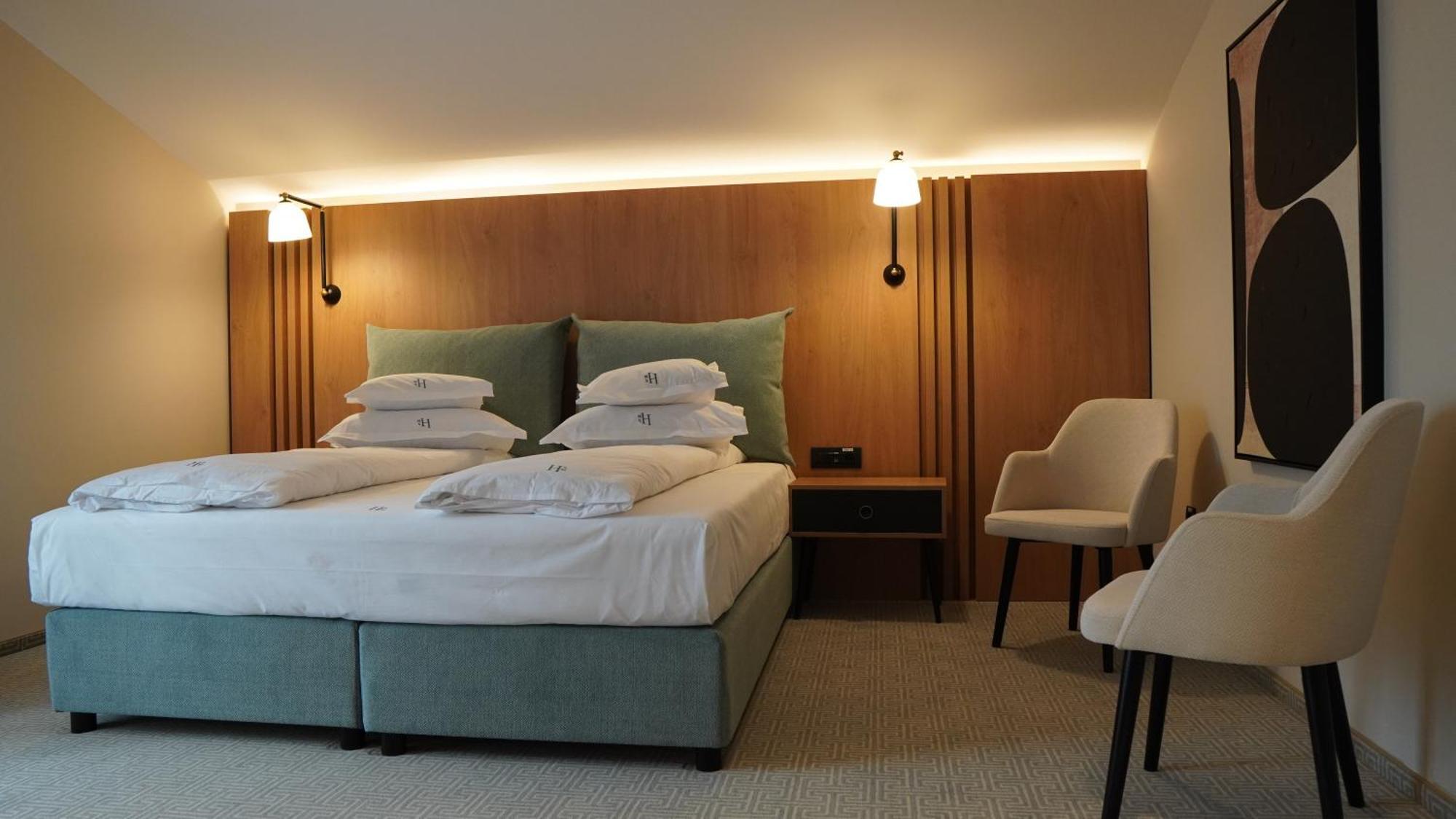 כריסטיאן Hotel Sorin Mihai מראה חיצוני תמונה