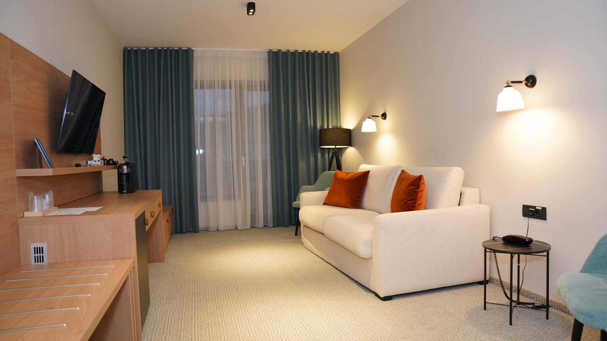 כריסטיאן Hotel Sorin Mihai מראה חיצוני תמונה