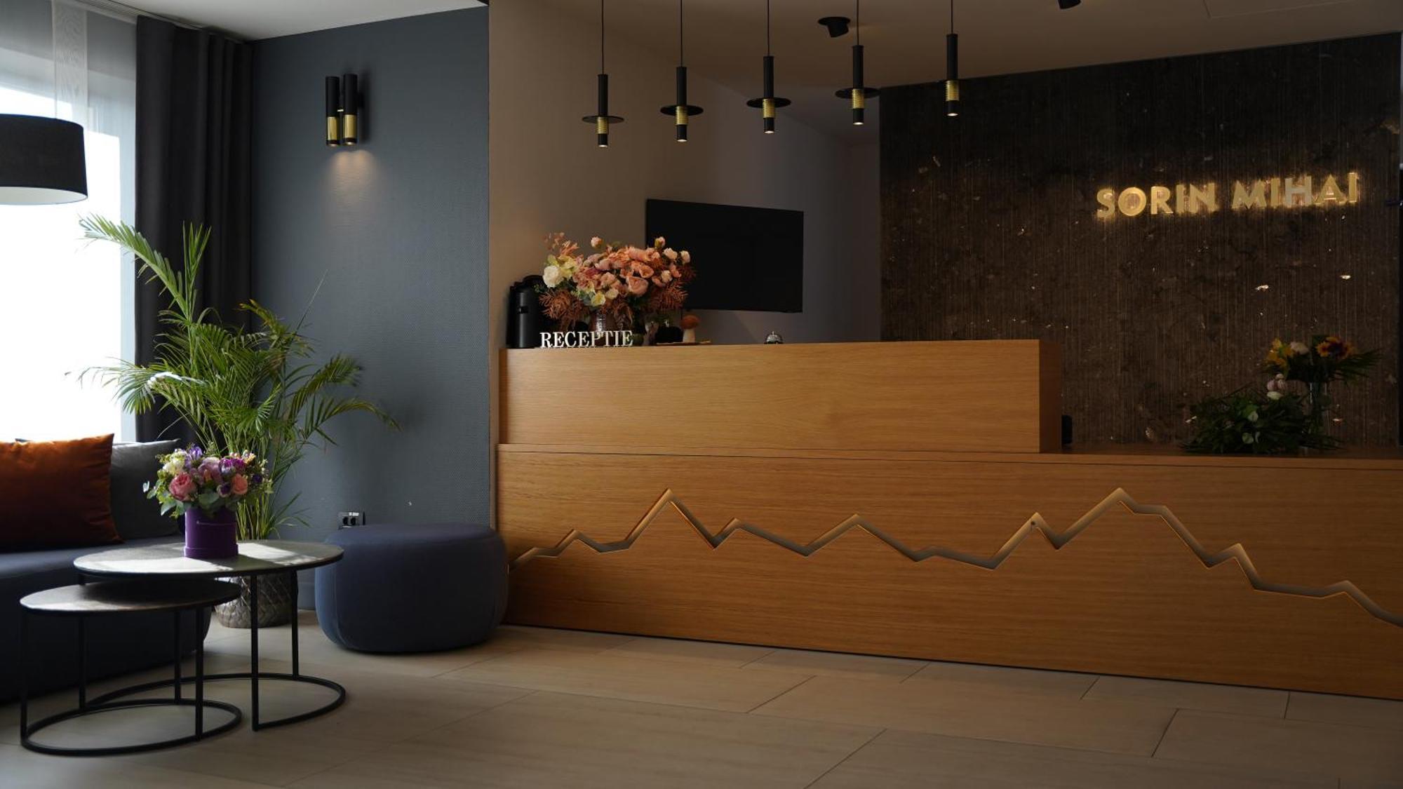 כריסטיאן Hotel Sorin Mihai מראה חיצוני תמונה