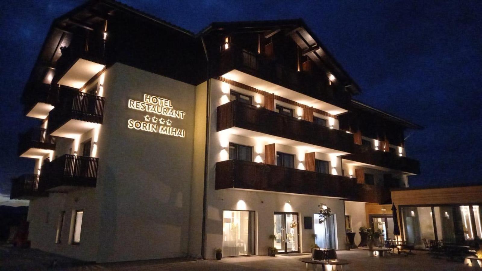 כריסטיאן Hotel Sorin Mihai מראה חיצוני תמונה